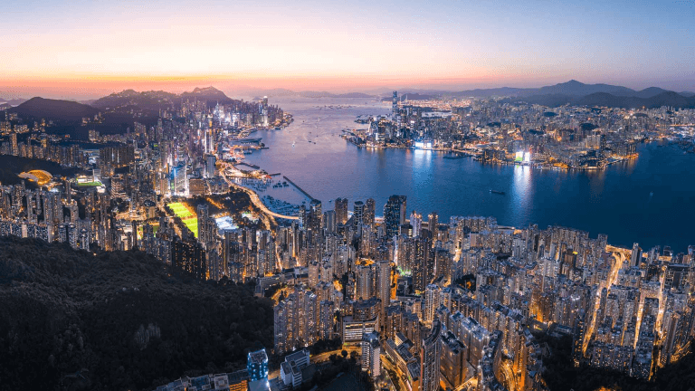 香港金融管理局下调基准利率至5.25%